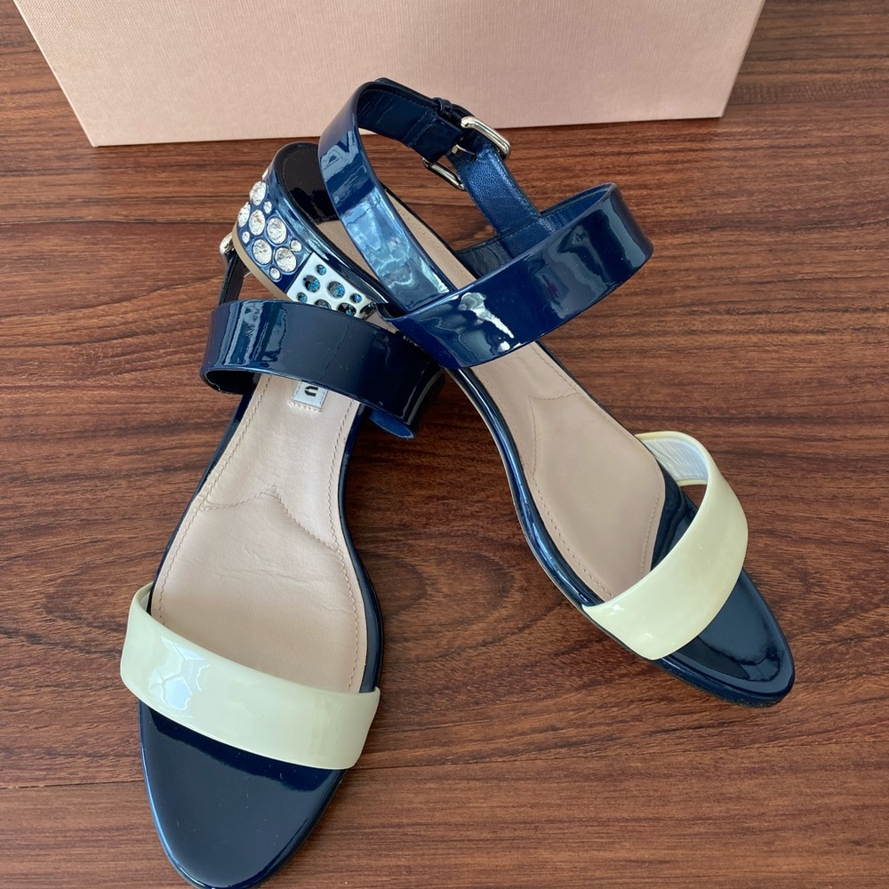 Authentic Miu Miu Patent Leather shoes Navy Cream size 37.5